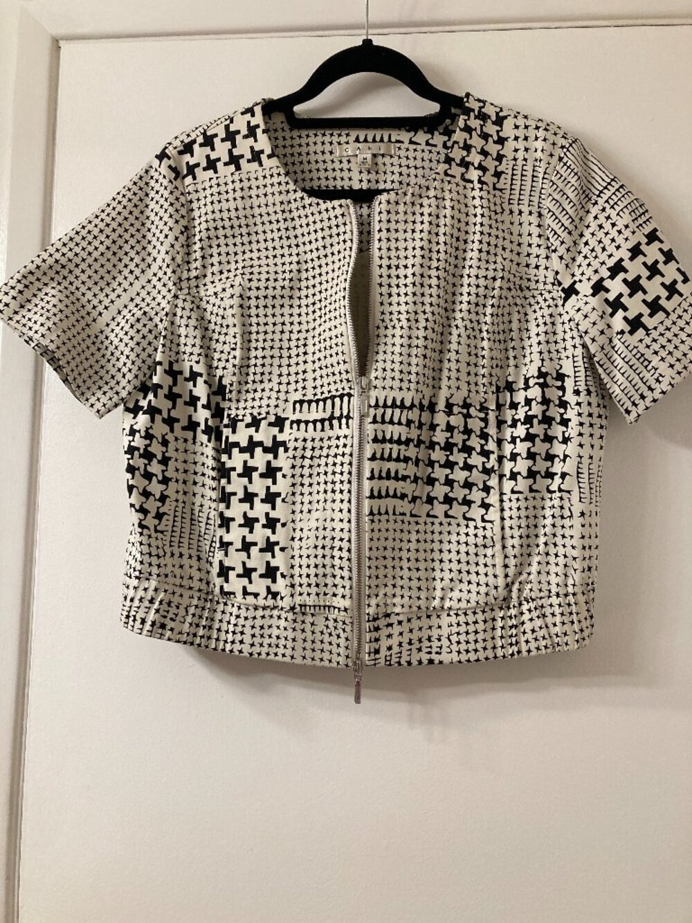 Cabi Black and Cream Crop Jacket, Size M
